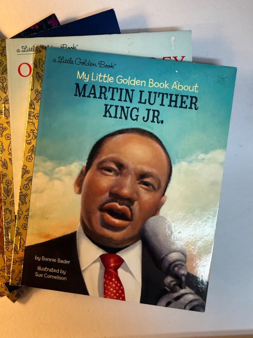 🎉Golden books set of five - Picture 2 of 7